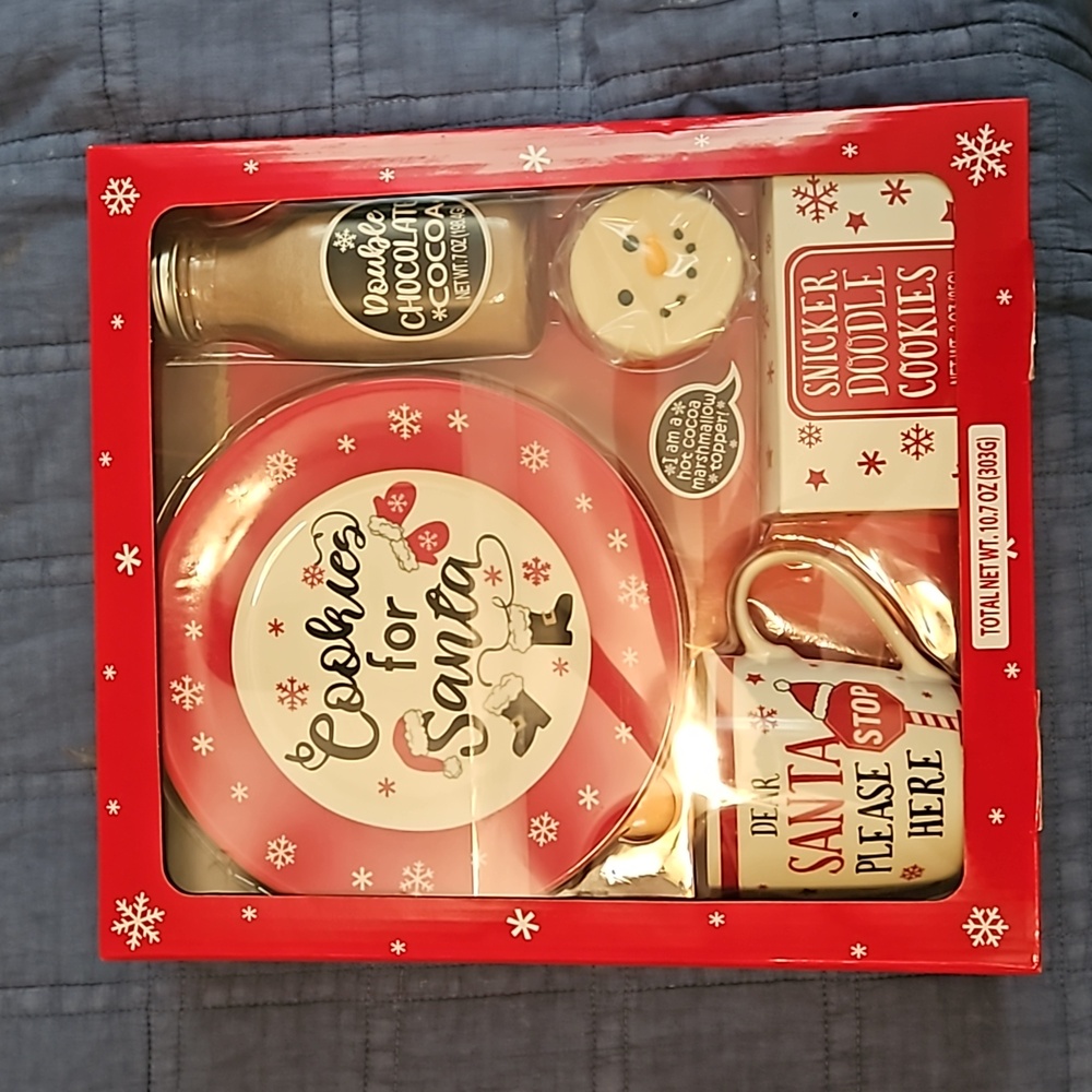 Santa Christmas Gift Set. Cookies for Santa Plate, Mug, Hot Coco, Cookies New
